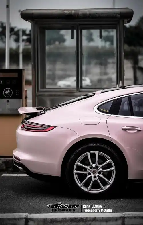 冰粉色的porscheparamera适合今天的颜色
