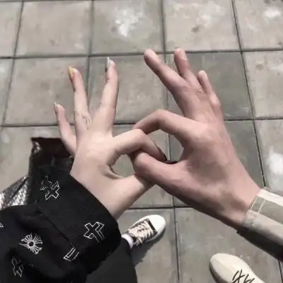 允言/情侣牵手头像/心脏的起搏点