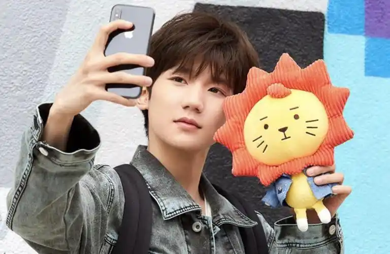 虽然王源设计"roy6"只是无心插柳,"莱阳"却凭借它的呆萌火出了圈