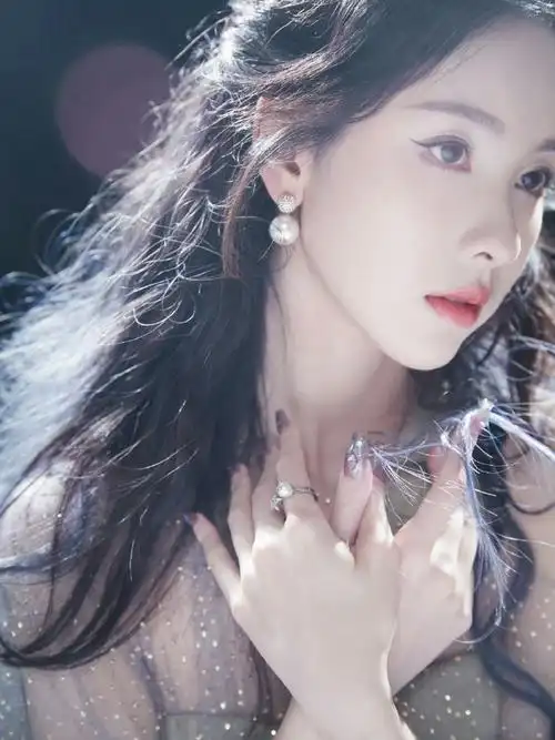 陈都灵蓝发人鱼姬##gq红毯