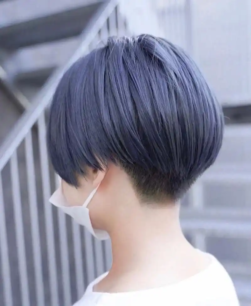 今年很火的后推短发,简单又个性
