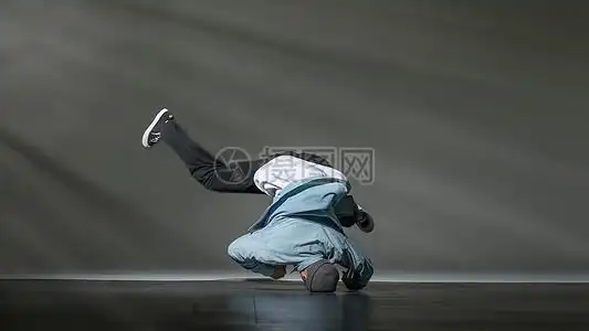 breaking街舞男孩图片素材