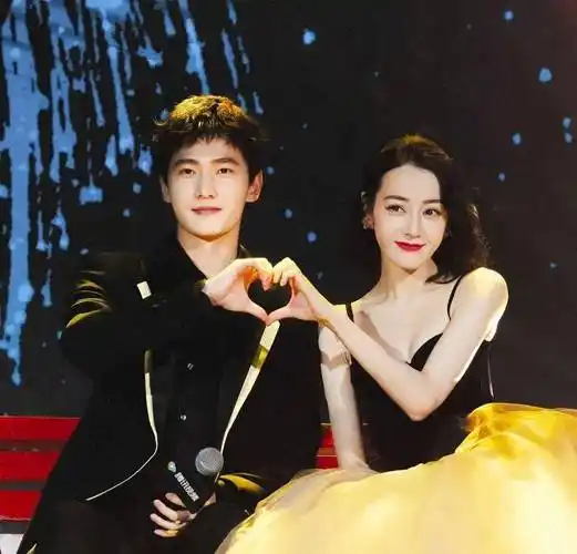 "流量小生杨洋的历任绯闻女友,每一位都是顶流美女"_乔欣_恋情_网友