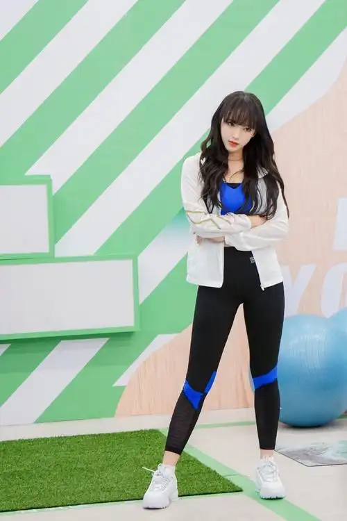 程潇超话·@明星健身房正片来啦健身亦健心#倍儿享瘦#,@宇宙少女_程潇