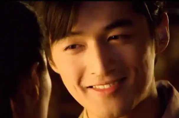 回顾历来上戏出帅哥看雷佳音大学帅哥圈理解他为啥说当年难混