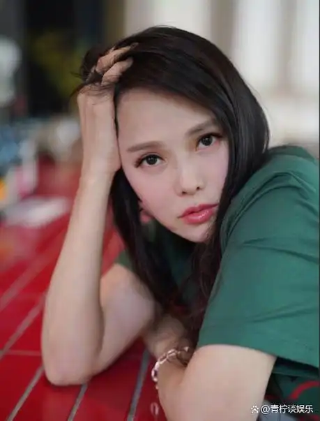 伊能静秦昊感情稳定度爆表,手机存前女友照片她居然不计较!