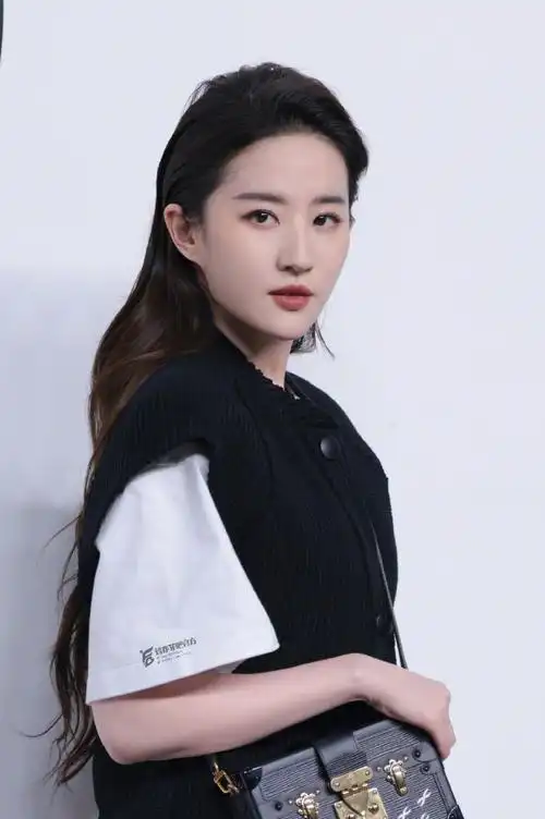 咪咕星鲜事##刘亦菲凯特布兰切特同框##刘亦菲微醺