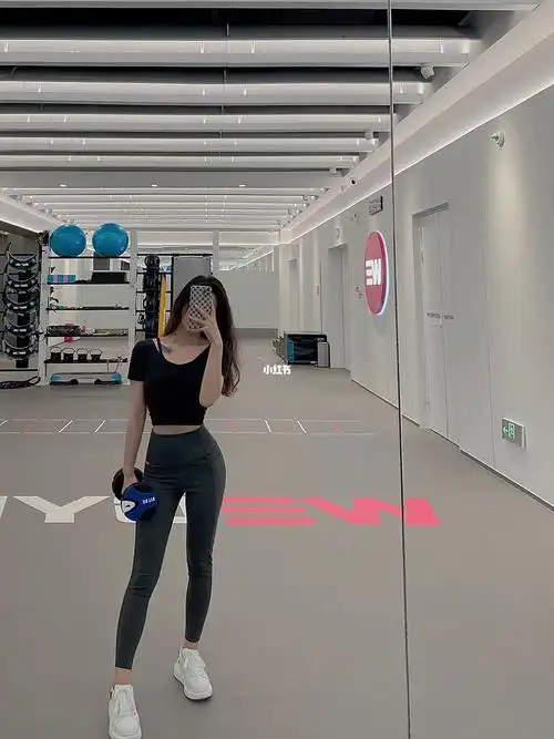 pinkpower健身瑜伽裤瑜伽服93:奔跑吧卡卡#健身房拍照#健身穿搭#见