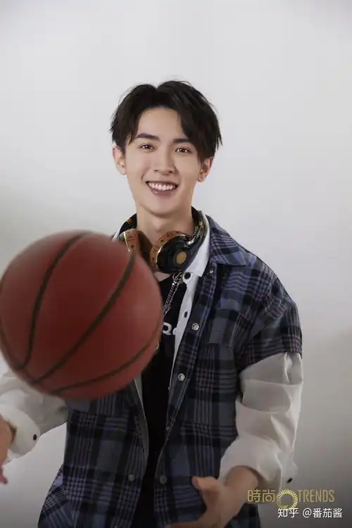 张逸杰是整容了吗