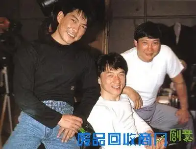 洪金宝有次和李小龙切磋完败3