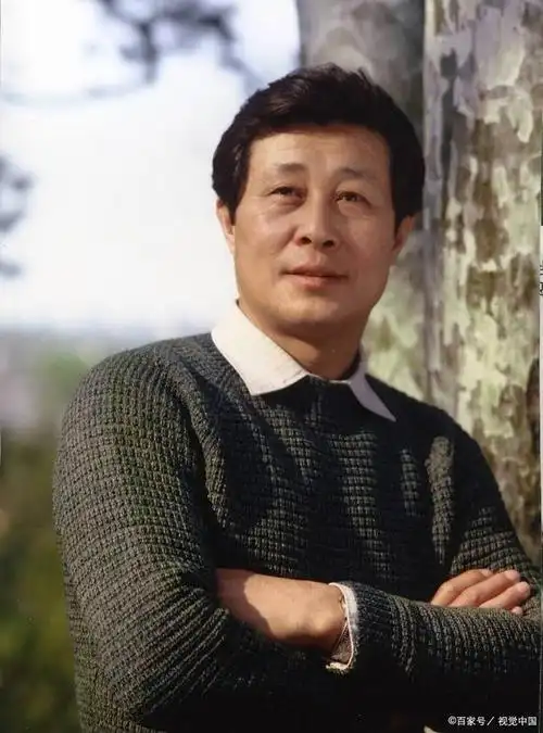 著名演员王心刚:跟病妻相伴64年不离不弃,如今儿女都已身价过亿