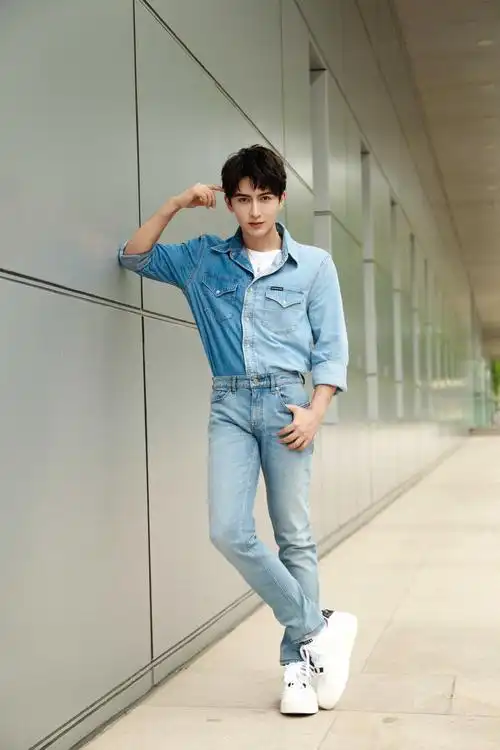 欢娱影视演员@米热merxat 参与录制节目《大戏看北京》 今晚 9点1