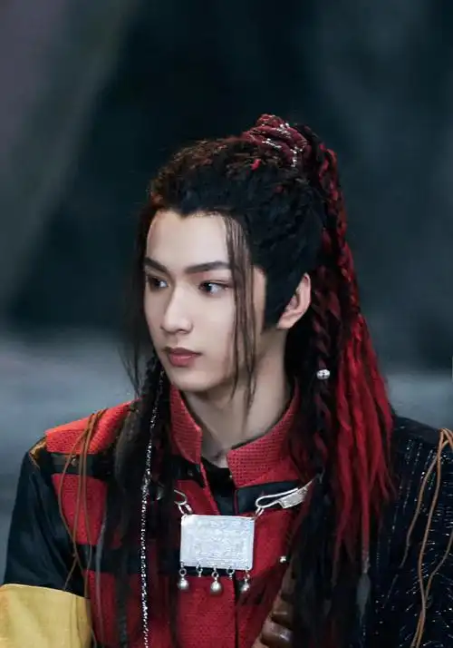 古装的刘耀文也太帅了吧,一整个被惊艳到了,期待刘耀文的精彩.96