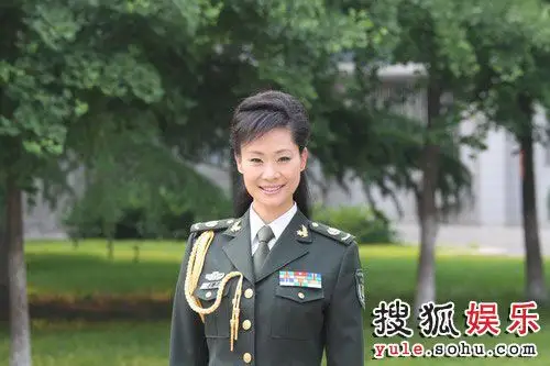 直升机牵挂万人心 于文华讴歌献给最可爱的人