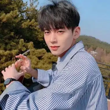 干净阳光的男生头像帅气9