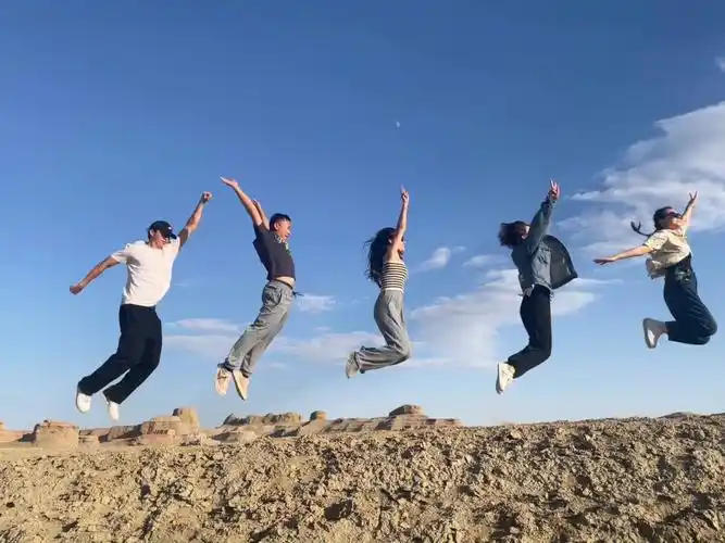 魔鬼城的沙雕五人组