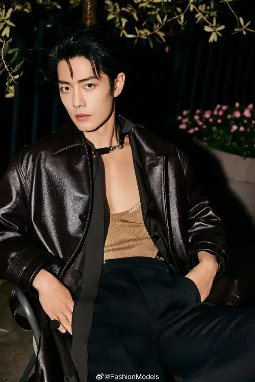 肖战gucci看秀造型##肖战低胸背心