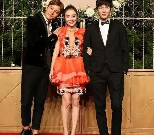 怪不得黄晓明要离婚看完angelababy的历届男友就全明白了