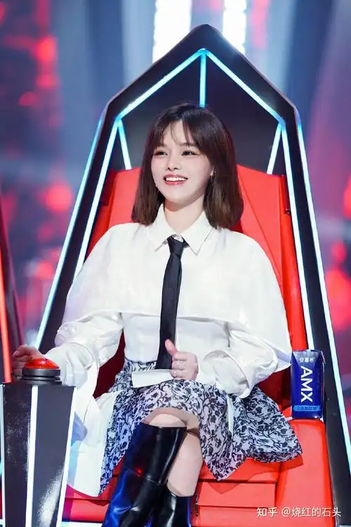 为什么黄霄云能在好声音当评委? - 知乎