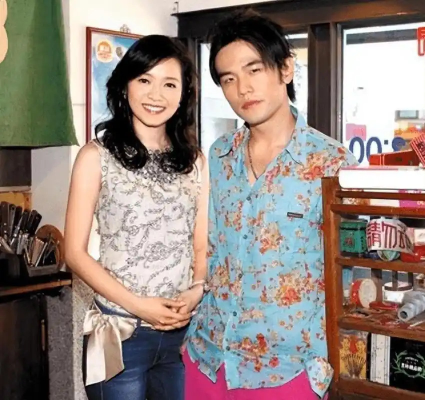 侯佩岑与老公黄柏俊结婚12年,也曾一起上过《婆婆与妈妈2》揭私下甜蜜