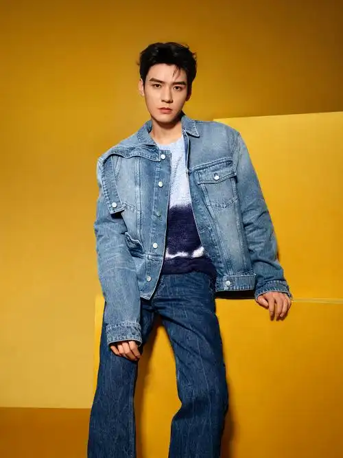 netaporter携手龚俊诠释新出发颇特别风格在路上