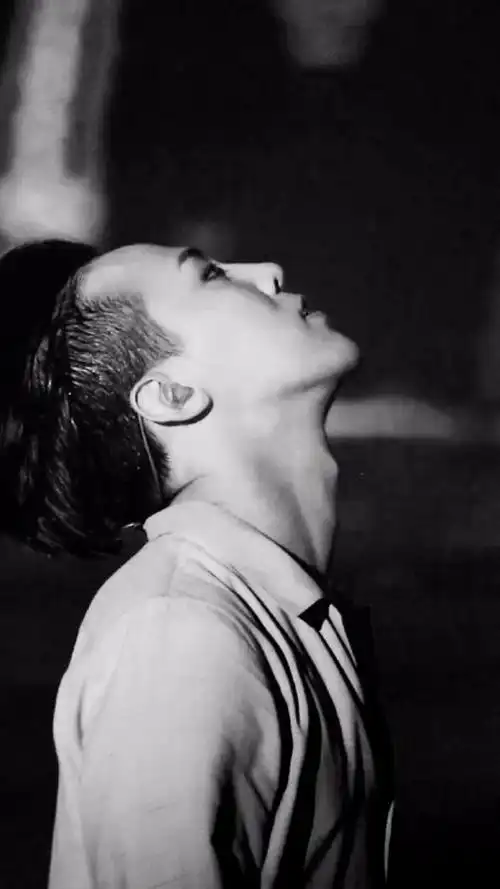 权志龙喉结杀侧脸杀细品