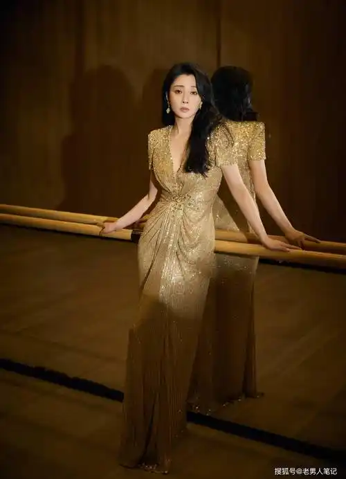 70后实力派女演员殷桃凭借着她对演艺事业的执着和敬业精神,收获不少