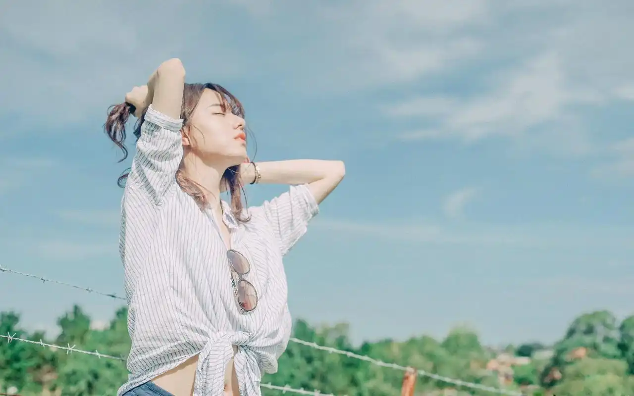文艺小清新美女春日日系写真桌面壁纸图片下载