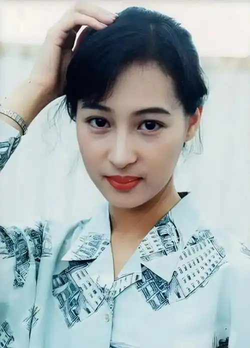 黎美娴曾经的赵雅芝接班人与梁朝伟有缘无份还背上小三骂名