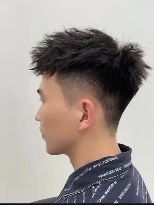 出门一分钟可以搞定得男生发型#摩根烫生发型#刚夹烫#前刺短发#男生去