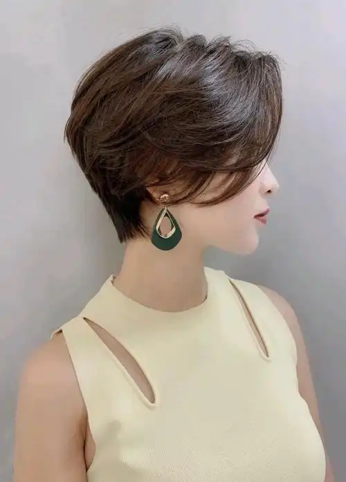 适合自己的才是最好的,#女士短发 #短发总有一款适合你