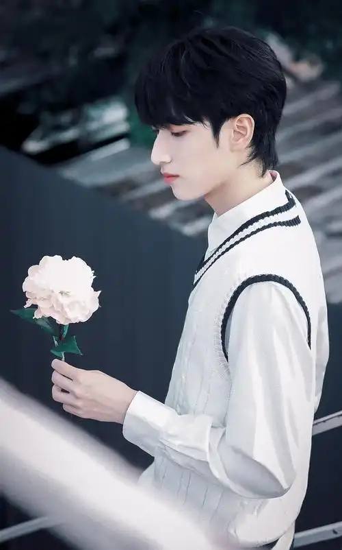 严浩翔yhx绝美安利美颜图楼