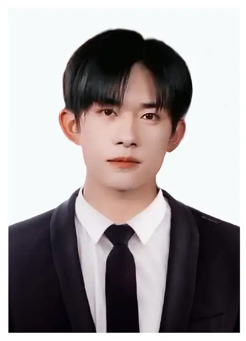 证件照|英俊小伙面试稳稳赢#卓立百舸七载越,易烊千玺势拔节