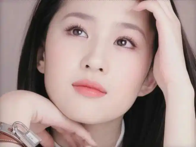 15岁的刘亦菲有多美