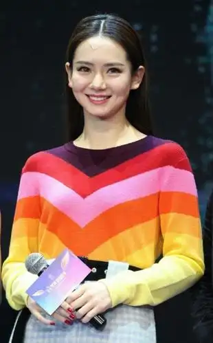 戚薇额头缝数针后首露面,看完后面的照片秒懂了!