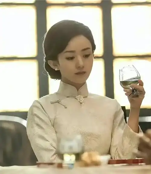 大数据之夜,赵丽颖又被孤立?"赵氏孤儿"背后的痛和清醒谁懂_腾讯新闻