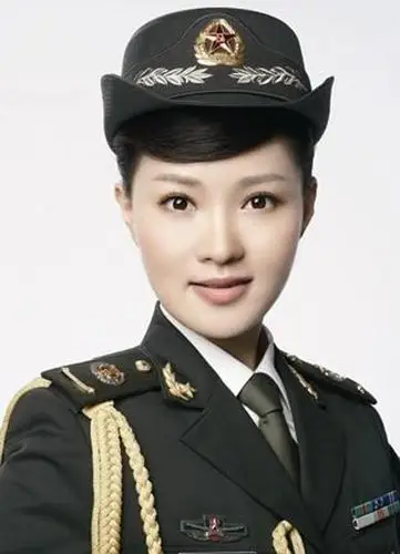 雷佳演唱雪白的爱颂扬抗击埃博拉白衣战士