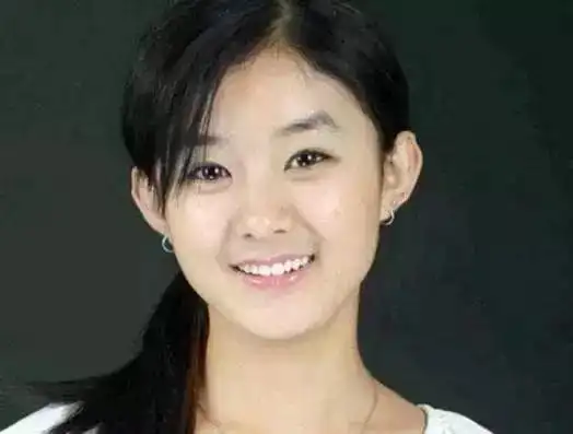 是整容还是化妆?农村女孩赵丽颖现在居然变这样了