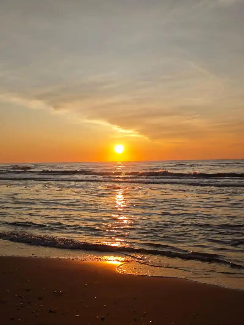 秦皇岛城市1日游,海边的惬意体验