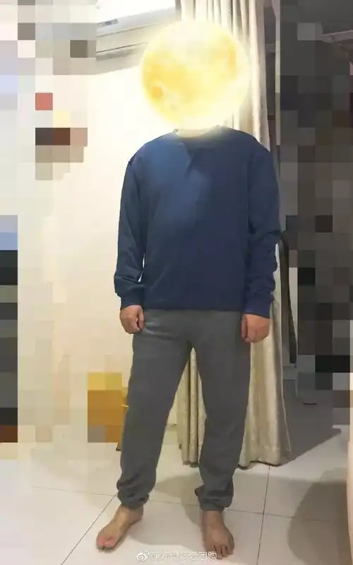 身高172 体重150斤 肚子大 裤子m正好 衣服xl大了 给大家参考 很热呢