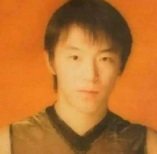 黄渤:因高虎捧红成影帝,可兄弟落难却束手无策,风光背后有泪水