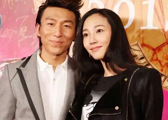 白百何:"一指禅"口碑暴跌,蛰伏五年,准百亿票房女王触底反弹_陈羽凡