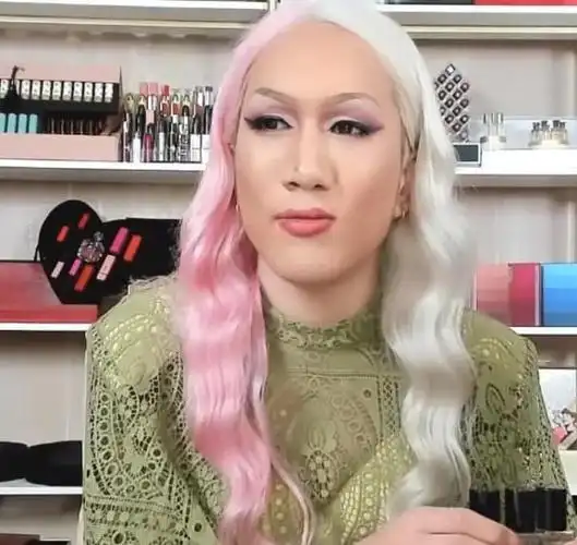 韩美娟凭借男扮女装走红竟然也要参加选秀当爱豆太有冲击力