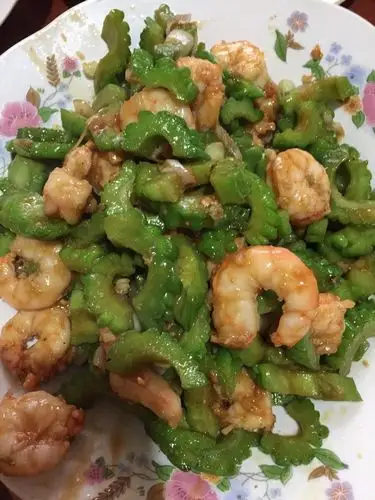 大胃王小六做的苦瓜炒虾仁