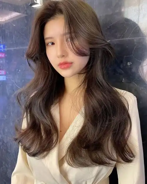 今年春夏**流行的染发颜色关注发型图片库,每天分享好发型今年春夏**