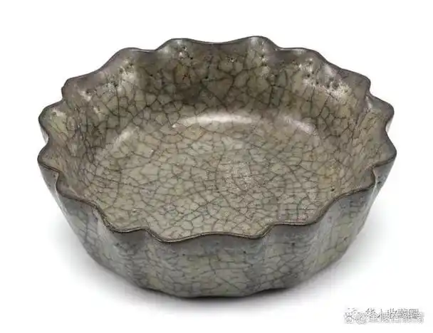 教你辨认:哥窑瓷器最重要的"酥油光"