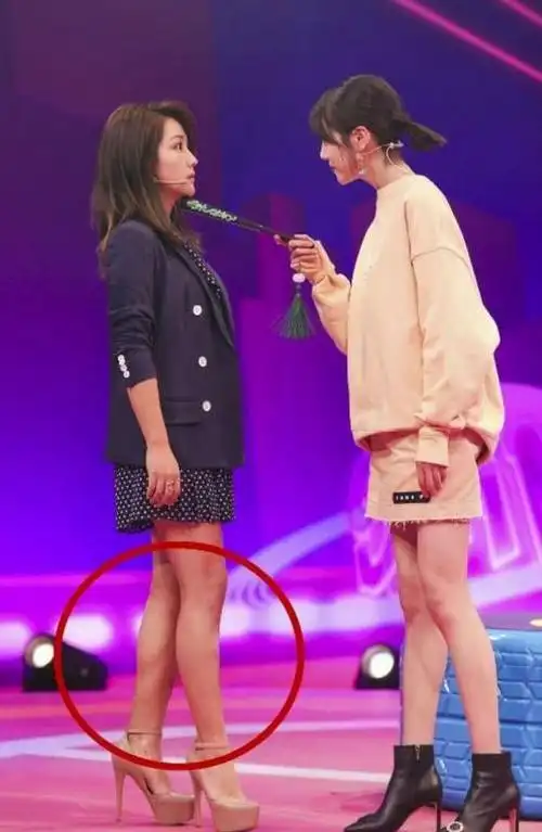 回顾:内娱美腿女明星,李宇春,周慧敏,郁可唯个个称"腿精"