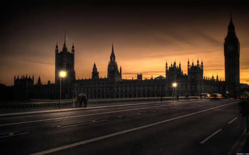 伦敦标志性建筑大本钟非主流唯美意境桌面壁纸(一)