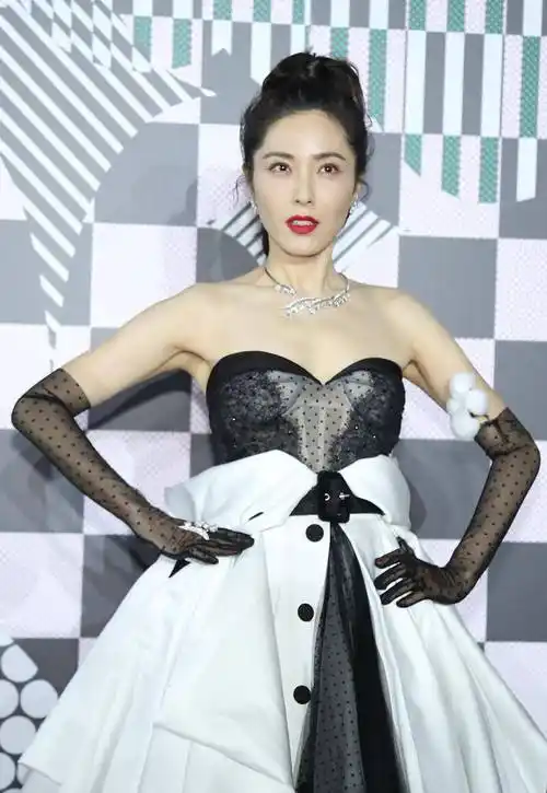 曾黎:我至今未婚,因为我认为爱与被爱,不是用结婚与否来衡量的_姐姐_