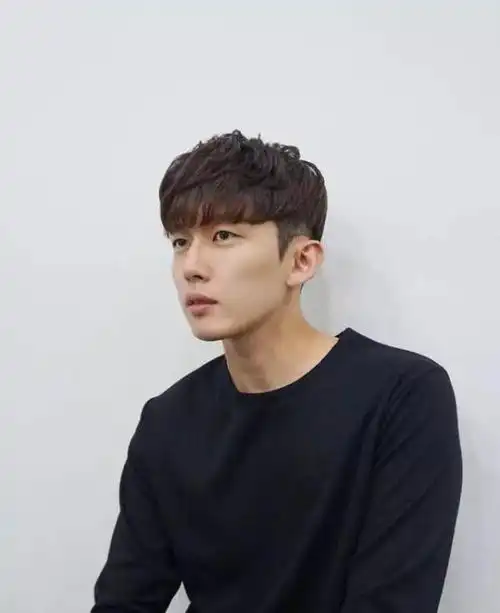 什么的基础发型适合留刘海男(男士剪刘海发型)(19)